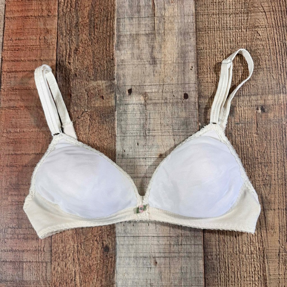Vintage Olga Soft Cup 32B Bra Ivory Minimal Classic Lingerie 80s 90s